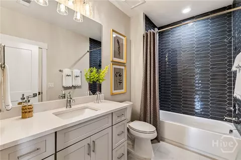 Bath - 104 Reserve Cir, Savannah, GA 31401 photo 5 of 6