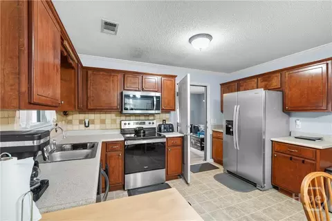 Kitchen - 8 Mitchell Dr, Rincon, GA 31326 photo 4 of 4