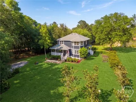 664 Old River Rd, Bloomingdale, GA 31302