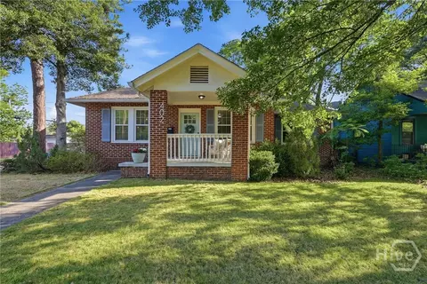 402 E 56th St, Savannah, GA 31405