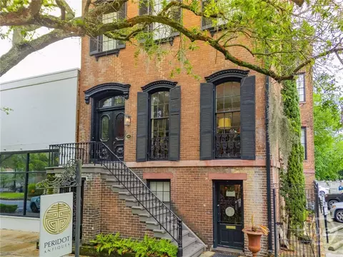 10 W Liberty St, Savannah, GA 31401