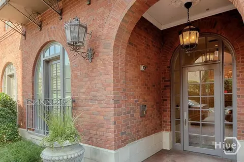 316 E State St #3B, Savannah, GA 31401