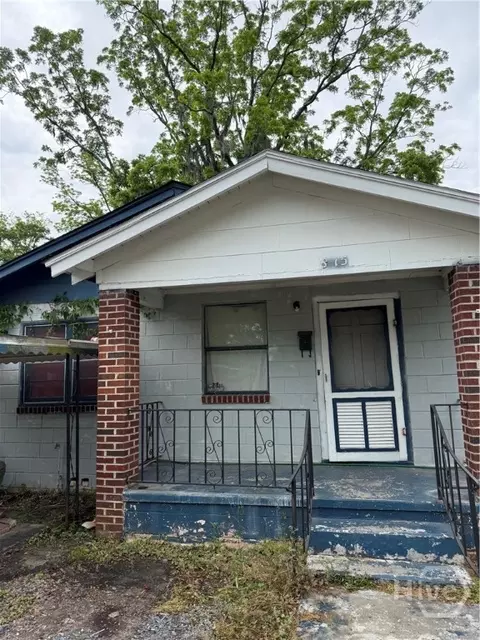 815 W 52nd St, Savannah, GA 31405