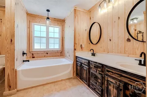Bath - 102 Julia Ct, Springfield, GA 31329 photo 1 of 7