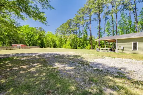 Exterior - 102 Julia Ct, Springfield, GA 31329 photo 3 of 5