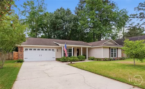 7 Goldfinch Ct W, Savannah, GA 31419