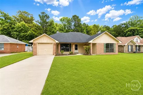 825 Sagewood Dr, Hinesville, GA 31313