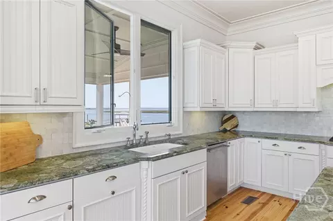 Kitchen - 49 River Rd, Daufuskie Island, SC 29915 photo 1 of 6
