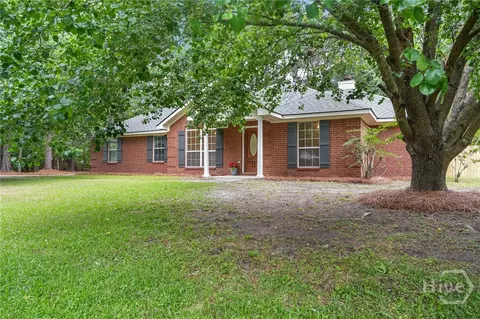 240 Pine View Dr, Bloomingdale, GA 31302