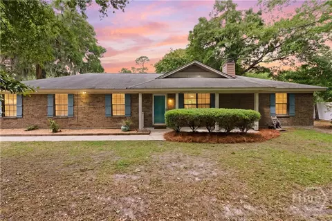 201 Blue Heron Dr, Savannah, GA 31410
