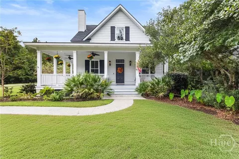 20 Jacobs Cir, Richmond Hill, GA 31324
