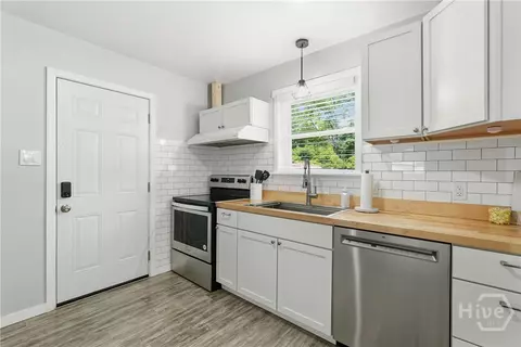26 Merrydell Dr, Savannah, GA 31419