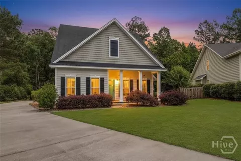 150 Jacobs Cir, Richmond Hill, GA 31324