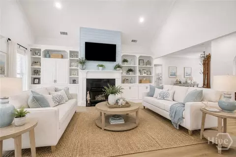 Living - 202 Mallard Loop Rd, Savannah, GA 31405 photo 2 of 9
