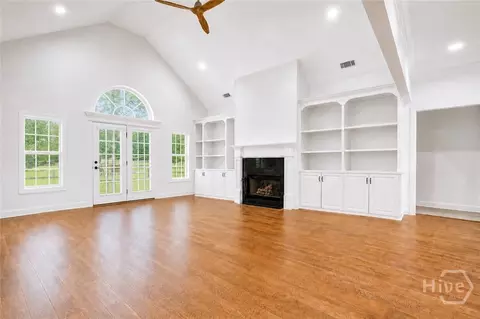 Living - 202 Mallard Loop Rd, Savannah, GA 31405 photo 6 of 9