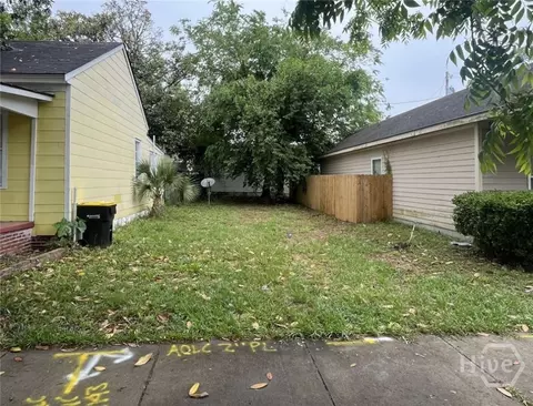 1144 Graydon St, Savannah, GA 31404