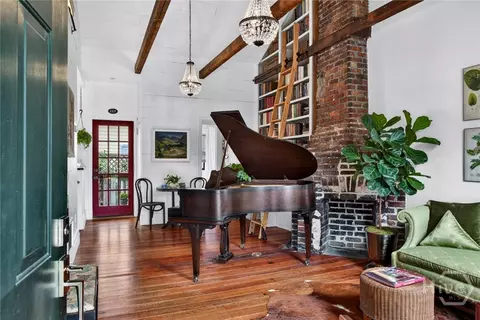 532 E Charlton St, Savannah, GA 31401