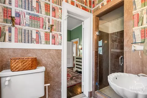 Bath - 34 E 50th St, Savannah, GA 31405 photo 2 of 4