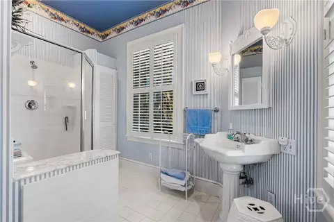 Bath - 34 E 50th St, Savannah, GA 31405 photo 1 of 4