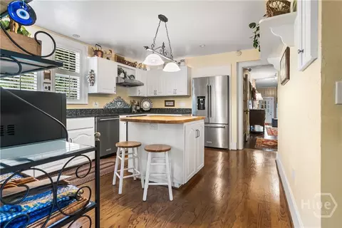 Kitchen - 34 E 50th St, Savannah, GA 31405 photo 3 of 3