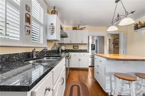 Kitchen - 34 E 50th St, Savannah, GA 31405 photo 2 of 3