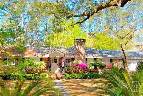 5 Reynolds Cir, Savannah, GA 31405