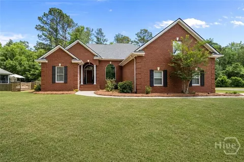 572 Kelsall Dr, Richmond Hill, GA 31324