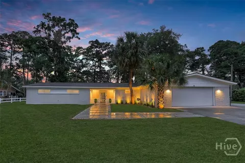 12 Clarendon Rd, Savannah, GA 31410