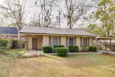 122 B C Smith Ave, Savannah, GA 31408