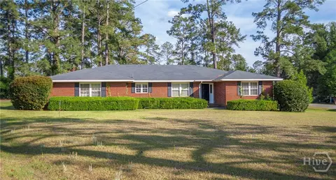105 Edgewood Rd, Glennville, GA 30427
