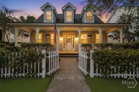 37 5th Ave, Bluffton, SC 29910