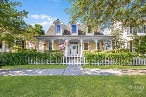 37 5th Ave, Bluffton, SC 29910