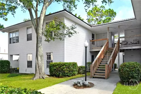 302 E Island Square Dr, Saint Simons Island, GA 31522