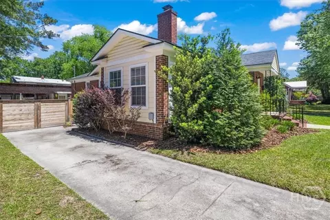 Exterior - 516 E 58th St, Savannah, GA 31405 photo 2 of 15