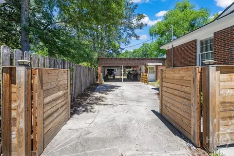 Exterior - 516 E 58th St, Savannah, GA 31405 photo 4 of 15