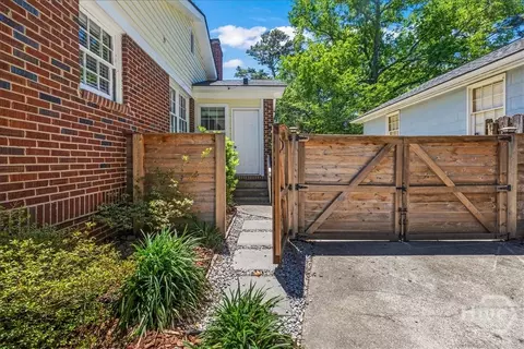Exterior - 516 E 58th St, Savannah, GA 31405 photo 7 of 15