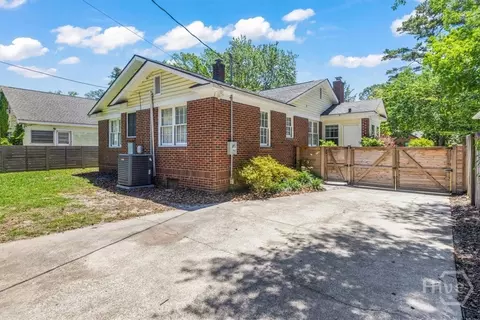 Exterior - 516 E 58th St, Savannah, GA 31405 photo 8 of 15