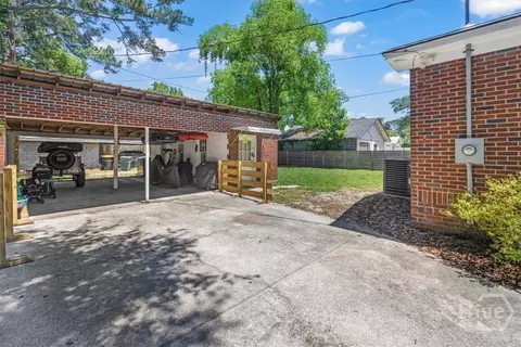 Exterior - 516 E 58th St, Savannah, GA 31405 photo 9 of 15