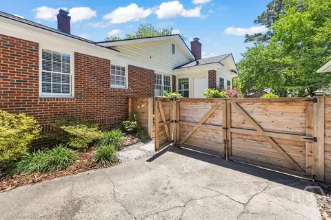 Exterior - 516 E 58th St, Savannah, GA 31405 photo 6 of 15
