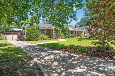 Exterior - 516 E 58th St, Savannah, GA 31405 photo 1 of 15