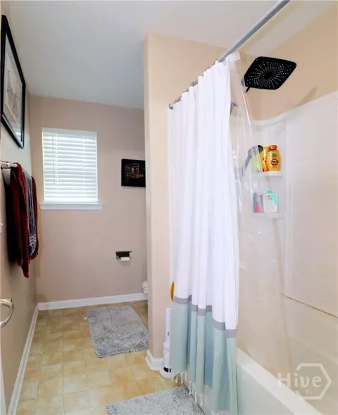 Bath - 215 Harmony Blvd, Pooler, GA 31322 photo 5 of 5