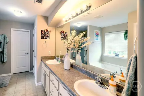 Bath - 215 Harmony Blvd, Pooler, GA 31322 photo 3 of 5