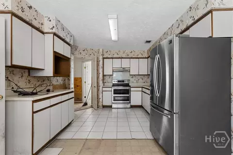 Kitchen - 98 Red Fox Dr, Savannah, GA 31419 photo 1 of 3