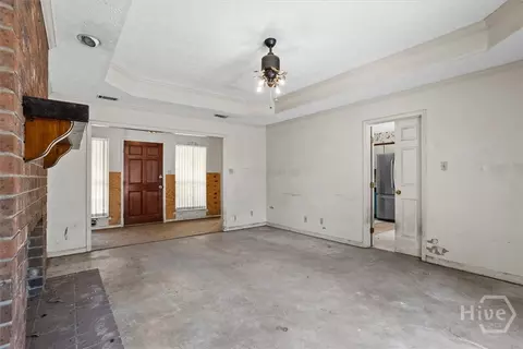 Living - 98 Red Fox Dr, Savannah, GA 31419 photo 3 of 4
