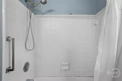 Bath - 98 Red Fox Dr, Savannah, GA 31419 photo 5 of 6