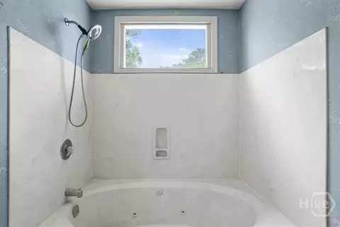 Bath - 98 Red Fox Dr, Savannah, GA 31419 photo 2 of 6