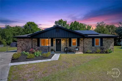 244 Deerwood Dr, Hinesville, GA 31313