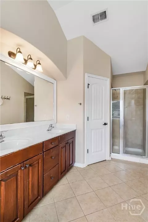 Bath - 227 Durham Park Way, Pooler, GA 31322 photo 3 of 4
