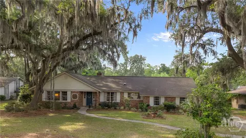 472 Strathy Hall Dr, Richmond Hill, GA 31324