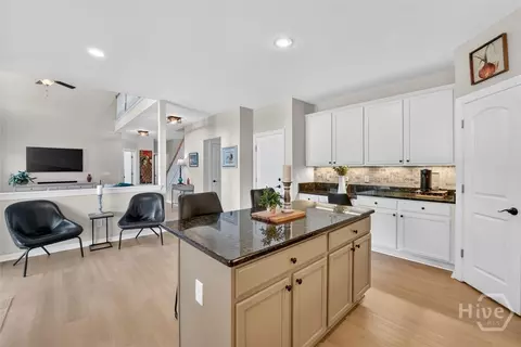 Kitchen - 29 Olde Gate Ct, Pooler, GA 31322 photo 2 of 5